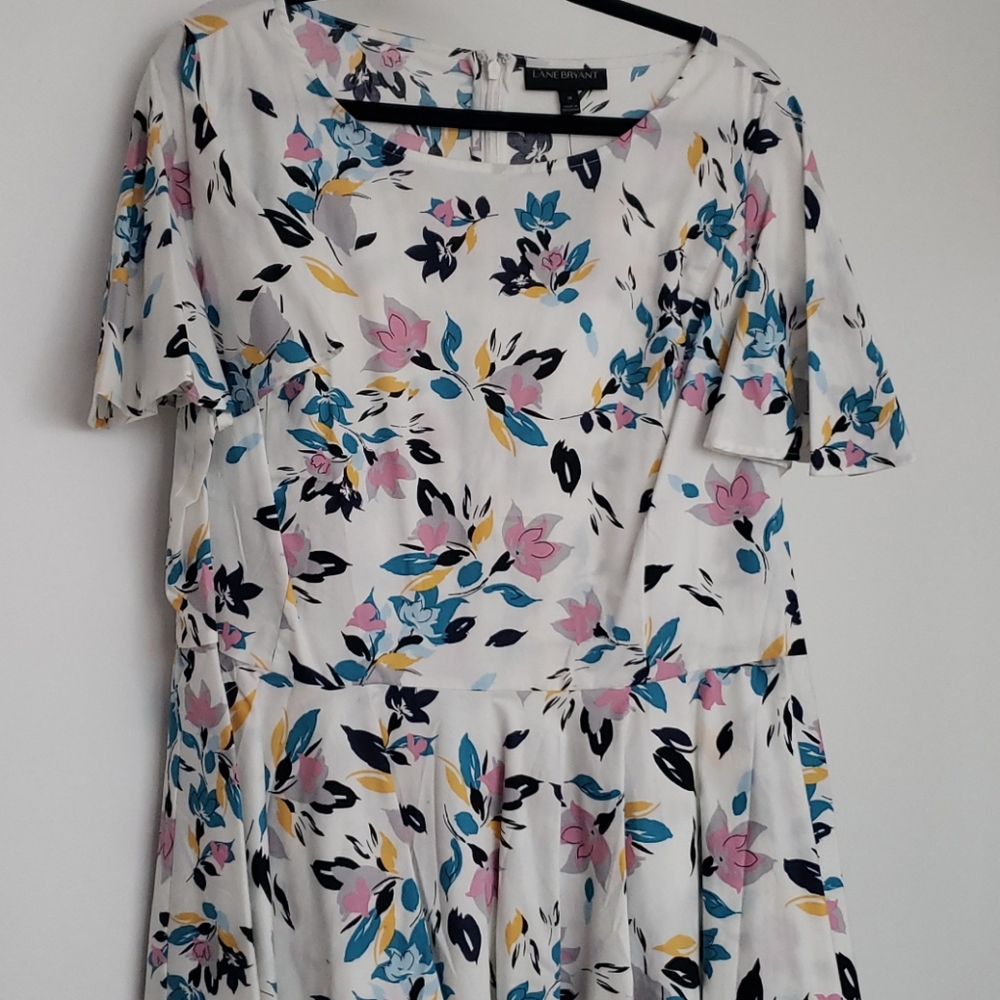 NWT Lane Bryant Floral Peplum Hi-Lo Blouse